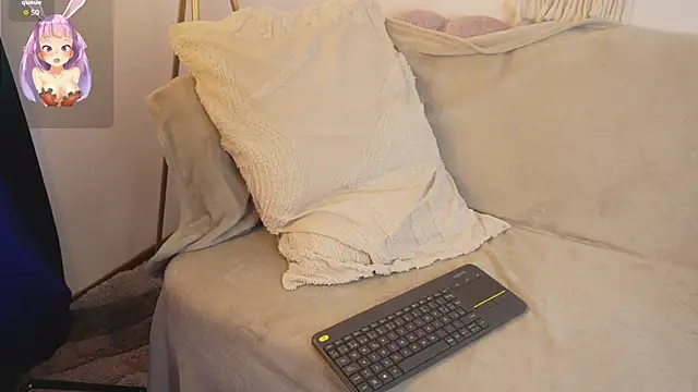 bunnycuteshy online show from February 17, 2026, 2:24 pm