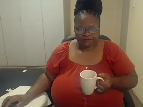 sweetnoziexx online show from February 17, 2025, 5:36 am