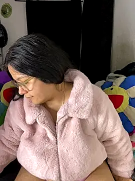 MsConejitaa online show from November 18, 2025, 2:32 pm