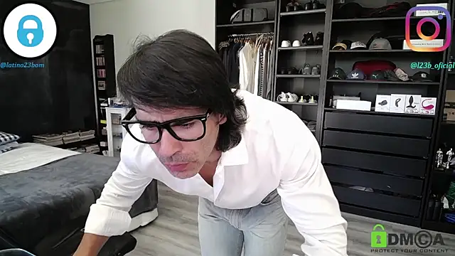 Snapshot of samricci21 chatting on April 2, 2026, 11:19 am samricci21 online show from April 2, 2026, 11:19 am