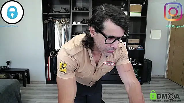 Snapshot of samricci21 chatting on April 3, 2026, 11:08 am samricci21 online show from April 3, 2026, 11:08 am