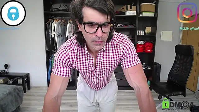 Snapshot of samricci21 chatting on April 10, 2026, 10:42 am samricci21 online show from April 10, 2026, 10:42 am