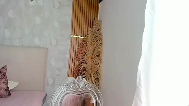 Azahara Amin  online show from April 21, 2026, 4:56 pm