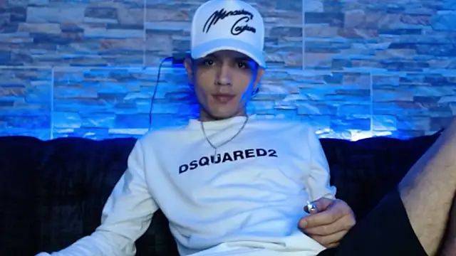 Snapshot of andersonZ998 chatting on March 18, 2025, 4:47 am andersonZ998 online show from March 18, 2025, 4:47 am