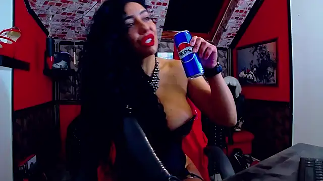 DommeBellatrix online show from November 15, 2025, 6:11 am