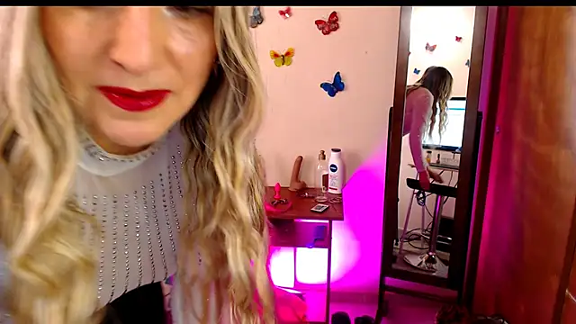 Jolie-Mature online show from February 2, 2026, 7:23 pm