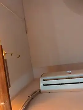  IRRESISTIBLE  online show from April 19, 2026, 8:22 pm