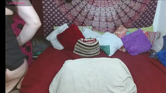 elena evans online show from March 10, 2026, 6:13 pm