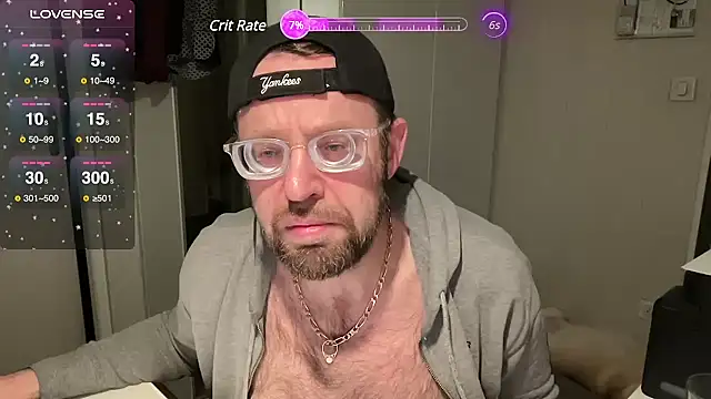 Snapshot of FABIOGLASSES chatting on March 15, 2025, 10:44 pm FABIOGLASSES online show from March 15, 2025, 10:44 pm