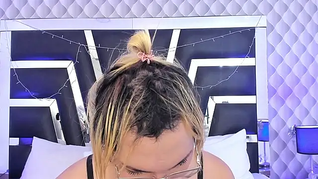 katya kozlov online show from March 17, 2025, 6:40 am