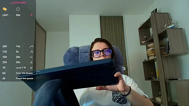 Arya starrk online show from October 22, 2025, 1:44 pm