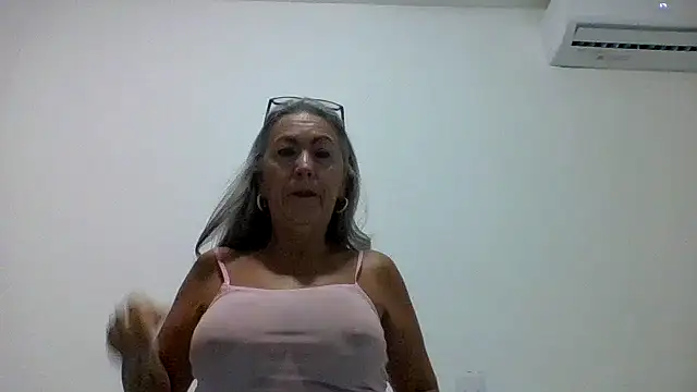 EvaRobinson online show from July 25, 2026, 11:08 am