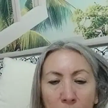 EvaRobinson online show from July 28, 2026, 3:02 am