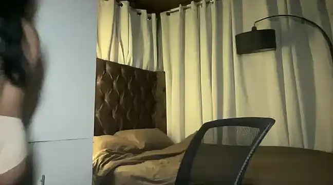 Lilly cruz online show from December 20, 2024, 7:07 pm