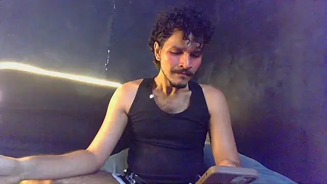 Snapshot of die_mond chatting on February 28, 2026, 8:43 pm die mond online show from February 28, 2026, 8:43 pm