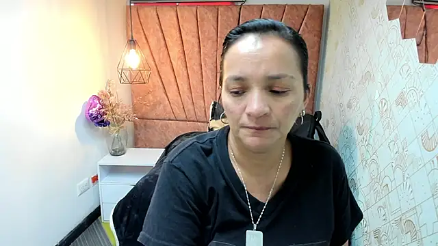 MarilynMiilf  online show from December 4, 2025, 7:33 pm