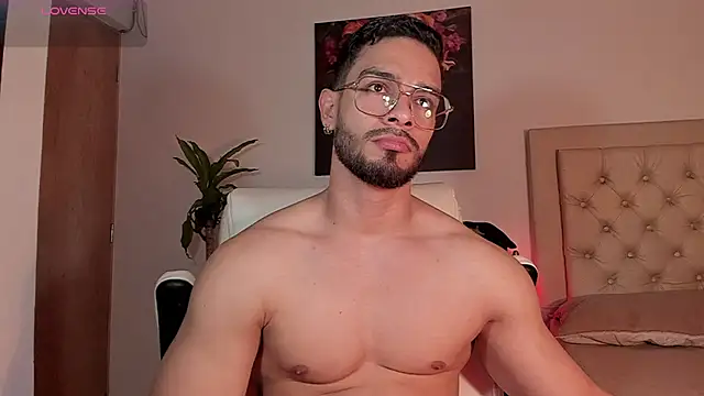 Josseph1  online show from October 28, 2025, 10:01 pm