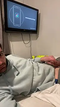 Snapshot of ThatGuyNextDoor1992 chatting on February 14, 2026, 8:33 am ThatGuyNextDoor1992 online show from February 14, 2026, 8:33 am