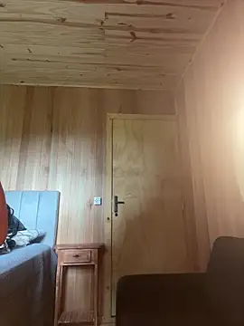 AliceStone19 online show from April 7, 2026, 5:24 pm