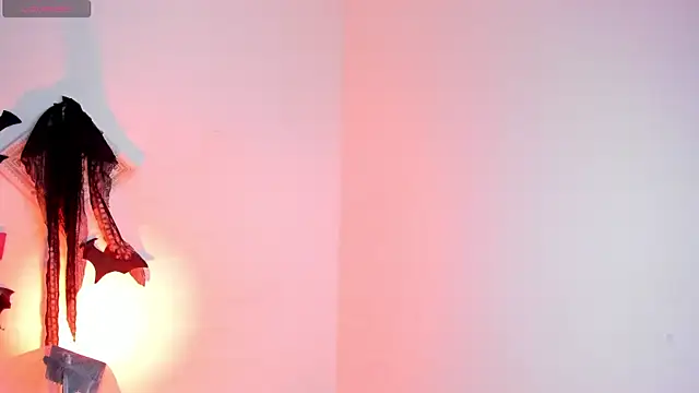 sophiaamethystt online show from October 9, 2025, 9:02 pm