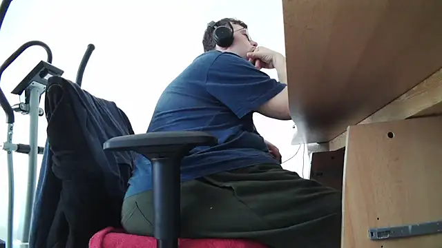 Snapshot of chubbysmallcock@xh chatting on July 5, 2026, 4:14 pm chubbysmallcockxh online show from July 5, 2026, 4:14 pm
