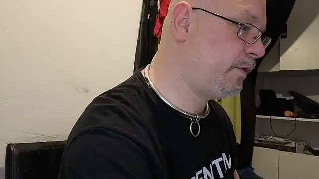 sklave-von-herrin-andrea online show from May 20, 2026, 5:52 pm