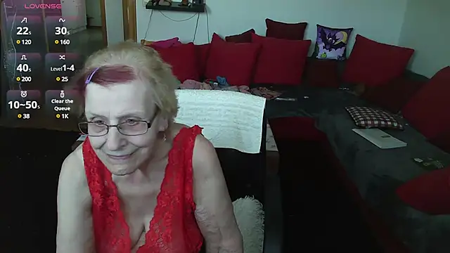 HeisseomaOriginal online show from March 5, 2025, 12:11 pm