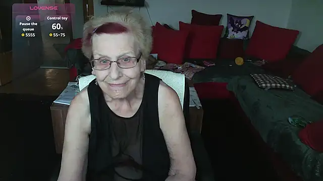 HeisseomaOriginal online show from October 16, 2025, 7:09 am