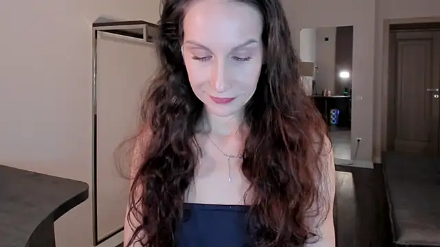 Mila Anders online show from December 18, 2025, 5:35 am