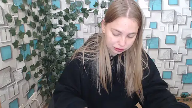 klerkarina online show from October 3, 2025, 5:15 am