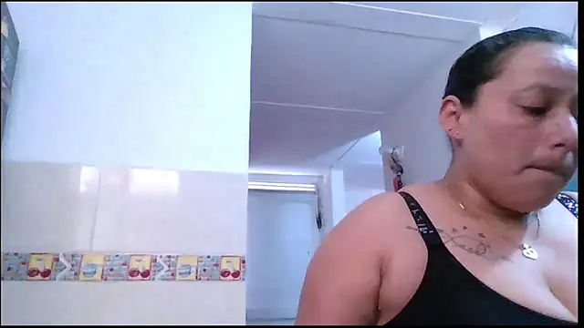 Diana Lozano online show from April 15, 2026, 5:42 pm