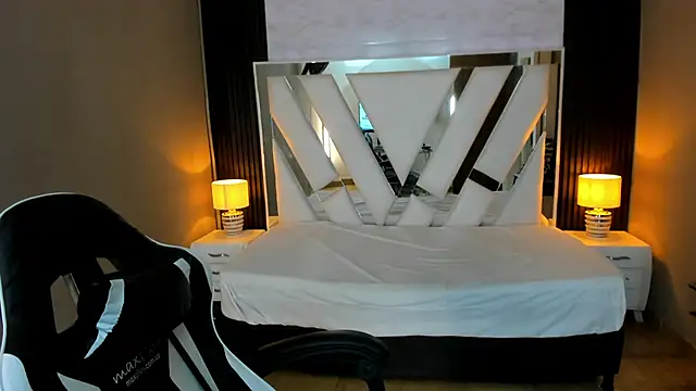 Linda4Petite online show from January 11, 2026, 1:38 pm