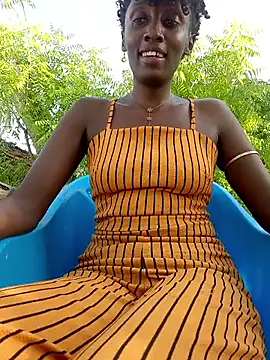 lynnkatrina online show from April 10, 2026, 2:11 pm