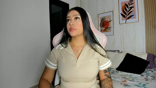 CameronCollins  online show from March 13, 2025, 7:39 pm