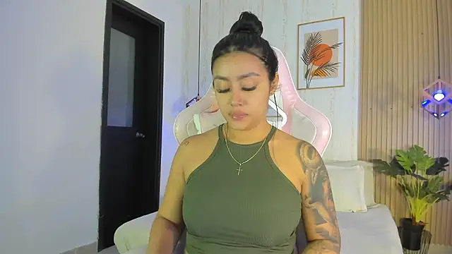 CameronCollins  online show from January 16, 2026, 8:02 pm