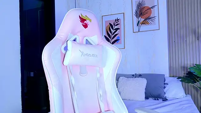 CameronCollins  online show from February 21, 2026, 7:48 pm