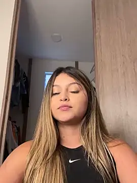 lunablossom  online show from December 14, 2024, 10:28 pm