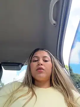 lunablossom  online show from March 22, 2026, 7:39 pm