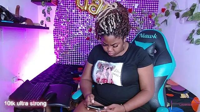 niawk  online show from December 22, 2025, 1:41 pm