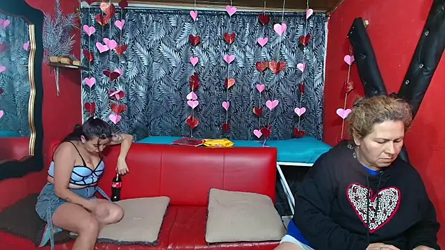 lesbiancuple online show from February 14, 2025, 12:19 am