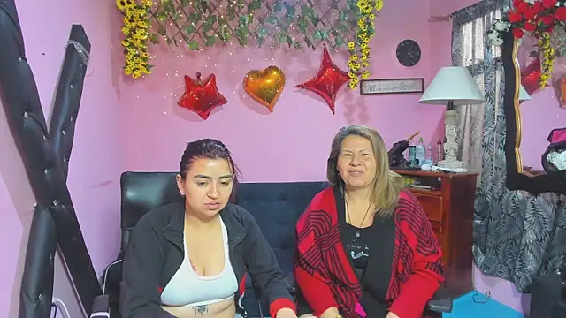 lesbiancuple online show from February 20, 2026, 11:54 am