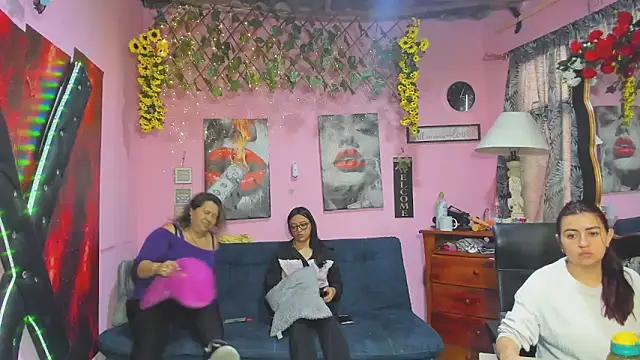 Snapshot of lesbiancuple chatting on April 7, 2026, 11:54 am lesbiancuple online show from April 7, 2026, 11:54 am