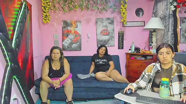 Snapshot of lesbiancuple chatting on April 9, 2026, 11:59 am lesbiancuple online show from April 9, 2026, 11:59 am