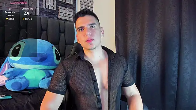 Snapshot of leyton_flex chatting on March 17, 2025, 11:54 pm leyton flex online show from March 17, 2025, 11:54 pm