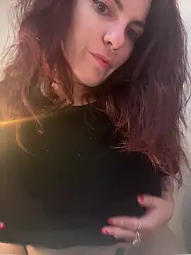 LunaMoongirl online show from December 16, 2024, 4:05 pm