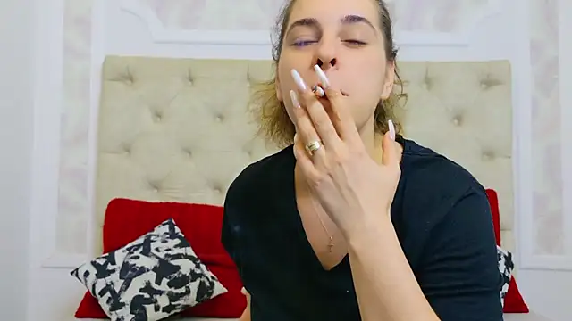 KarinaNoir online show from February 28, 2025, 5:15 am