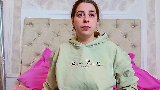 KarinaNoir online show from April 1, 2026, 3:51 am