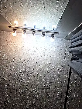 Snapshot of AriannaPena chatting on November 19, 2025, 11:05 pm AriannaPena online show from November 19, 2025, 11:05 pm