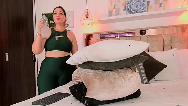 Snapshot of Dulce_Morrys chatting on February 13, 2026, 4:36 pm Dulce Morrys online show from February 13, 2026, 4:36 pm