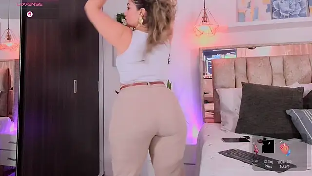 Snapshot of Dulce_Morrys chatting on February 22, 2026, 4:27 pm Dulce Morrys online show from February 22, 2026, 4:27 pm